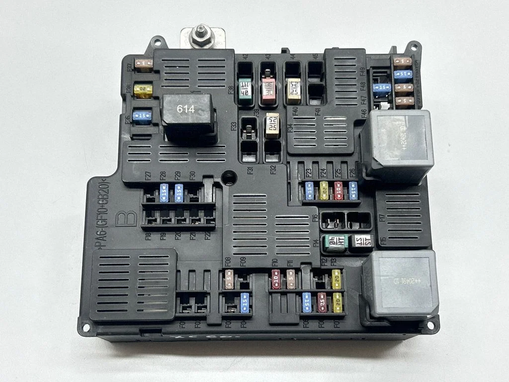 Drošinātāju bloks 32268453