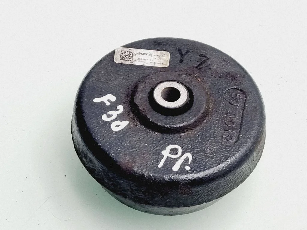 Muu mootoriruumi osa 6861027
