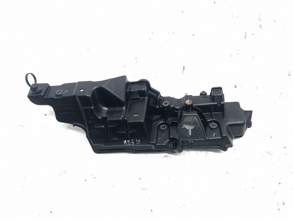 Cita motora nodalījuma detaļa 175B11122R