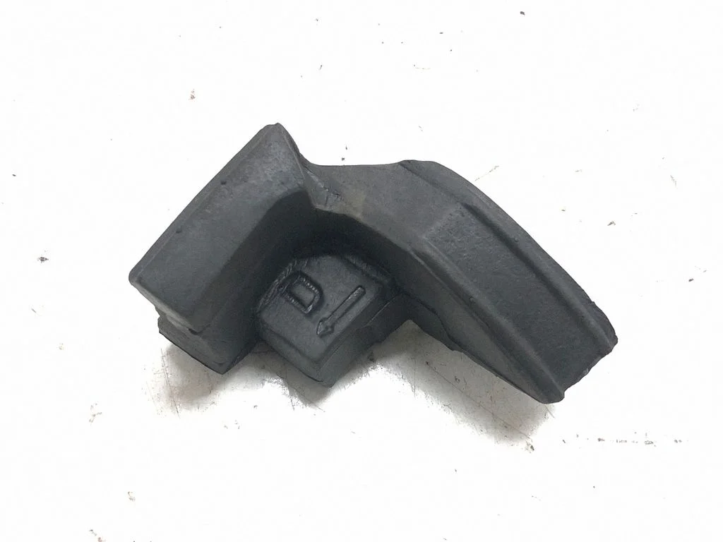 Other engine bay part 762E08875