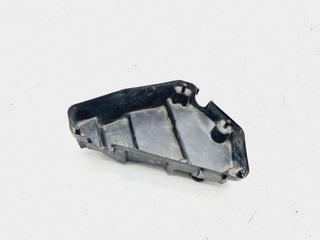 Cita motora nodalījuma detaļa 7L0907355