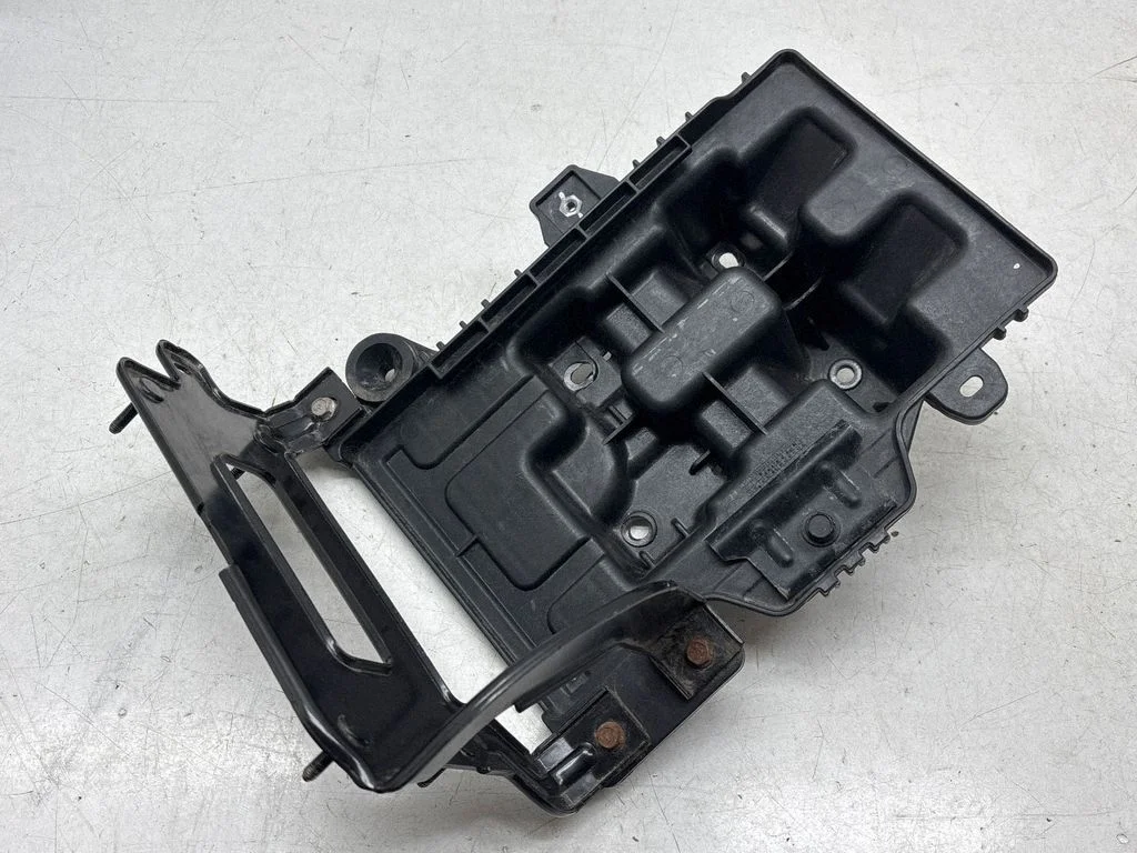 Akumulatora paliktnis 37150D7500