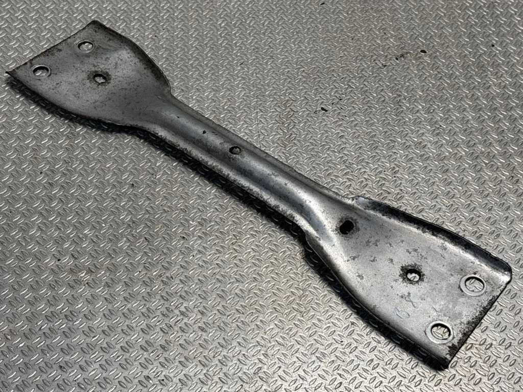 Other under body part 1K0804421C