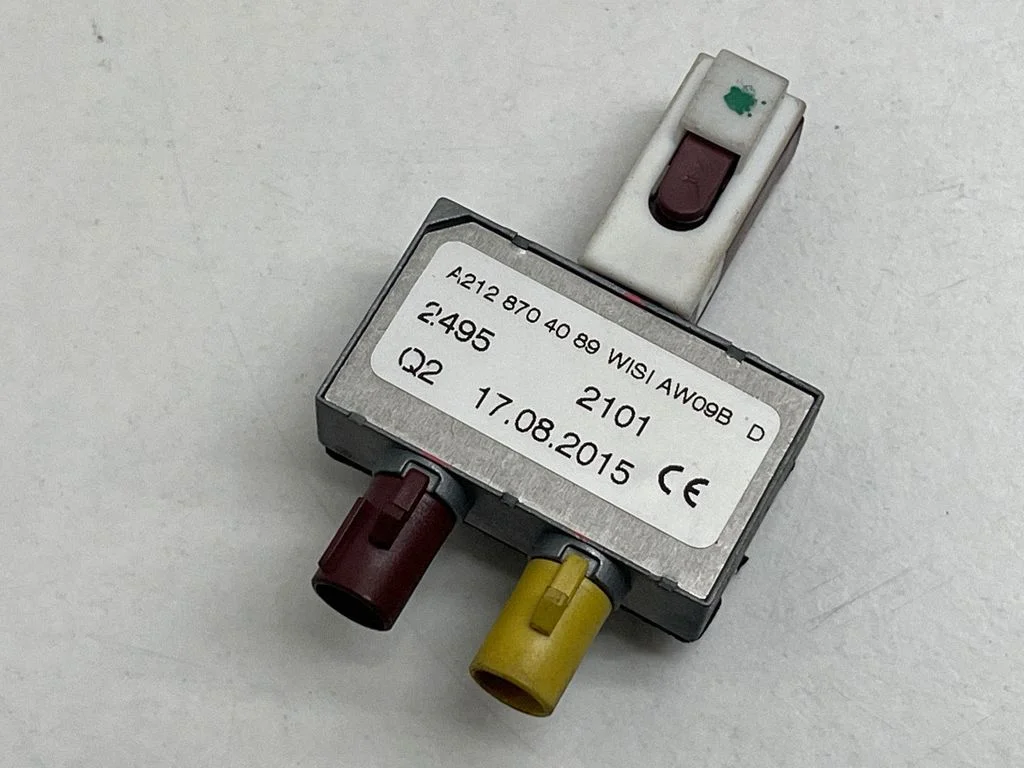 Antenas pastiprinātājs – Mercedes-Benz CLA klase C117 X117 W117 (2013-2019)