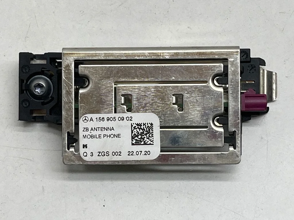 Antenas pastiprinātājs – Mercedes-Benz A klase W177 AMG (2018-)