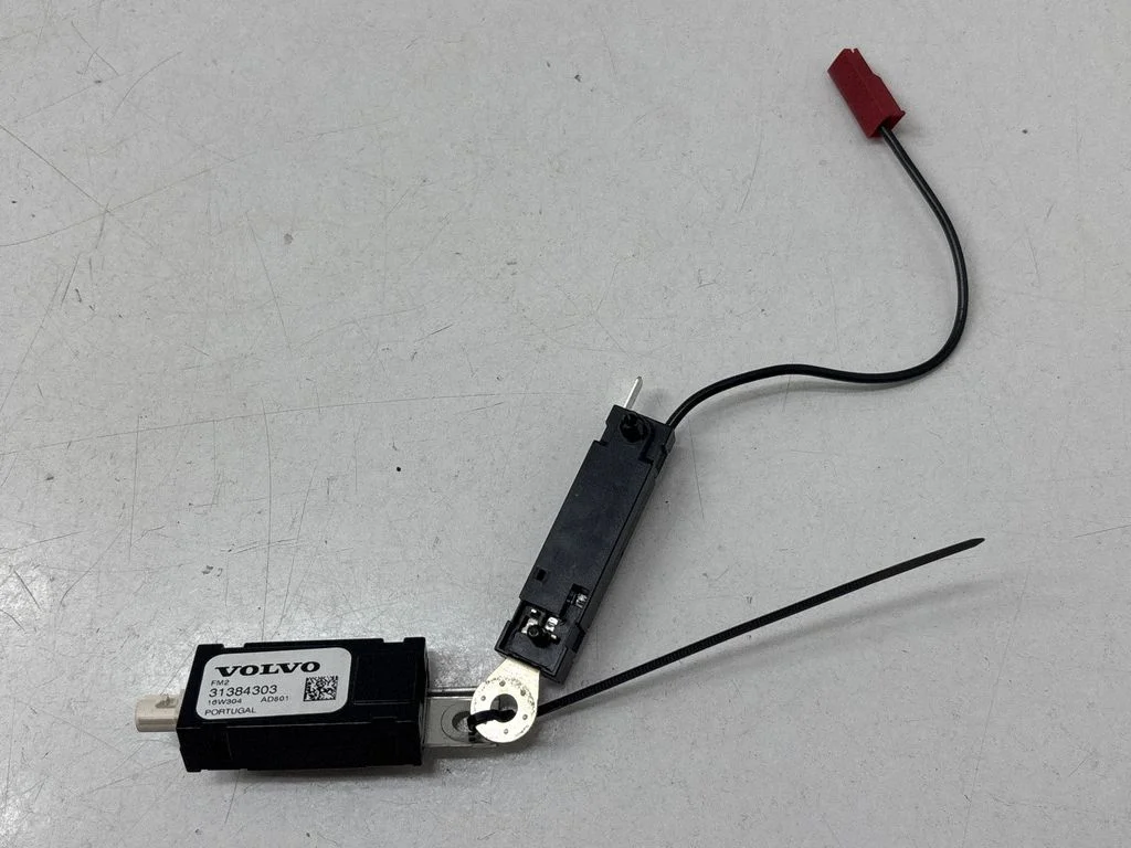 Antenas pastiprinātājs – Volvo S90, V90 (2016-)