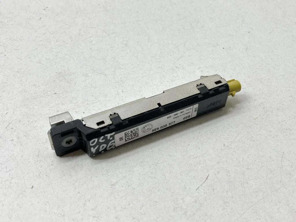 Aerial antenna amplifier – Skoda Octavia Mk3 (5E) (2013-2019)