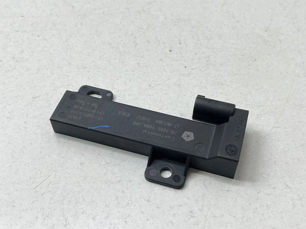 Wzmacniacz antenowy 68051315AB