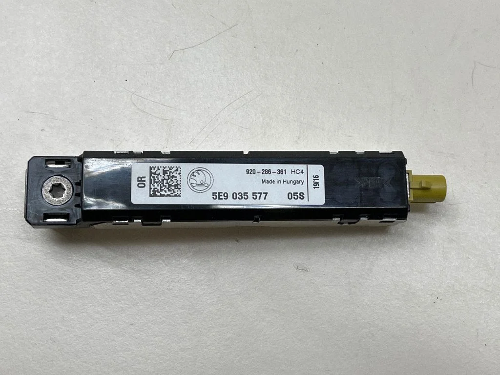 Aerial antenna amplifier – Skoda Octavia Mk3 (5E) (2013-2019)