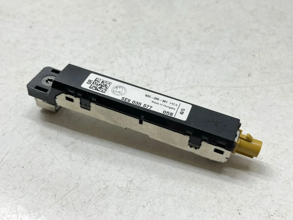Aerial antenna amplifier – Skoda Octavia Mk3 (5E) (2013-2019)