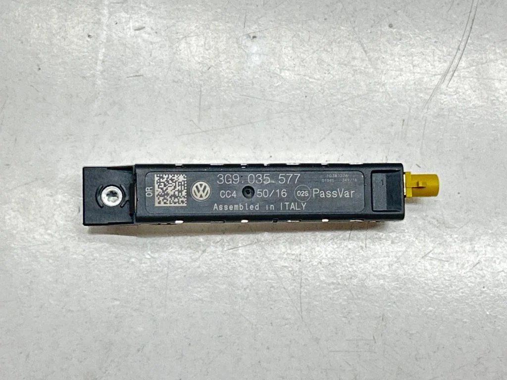 Antenas pastiprinātājs – Volkswagen Passat B7 USA (2012-2019)