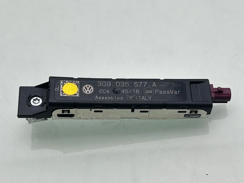 Antenas pastiprinātājs – Volkswagen Passat B7 USA (2012-2019)