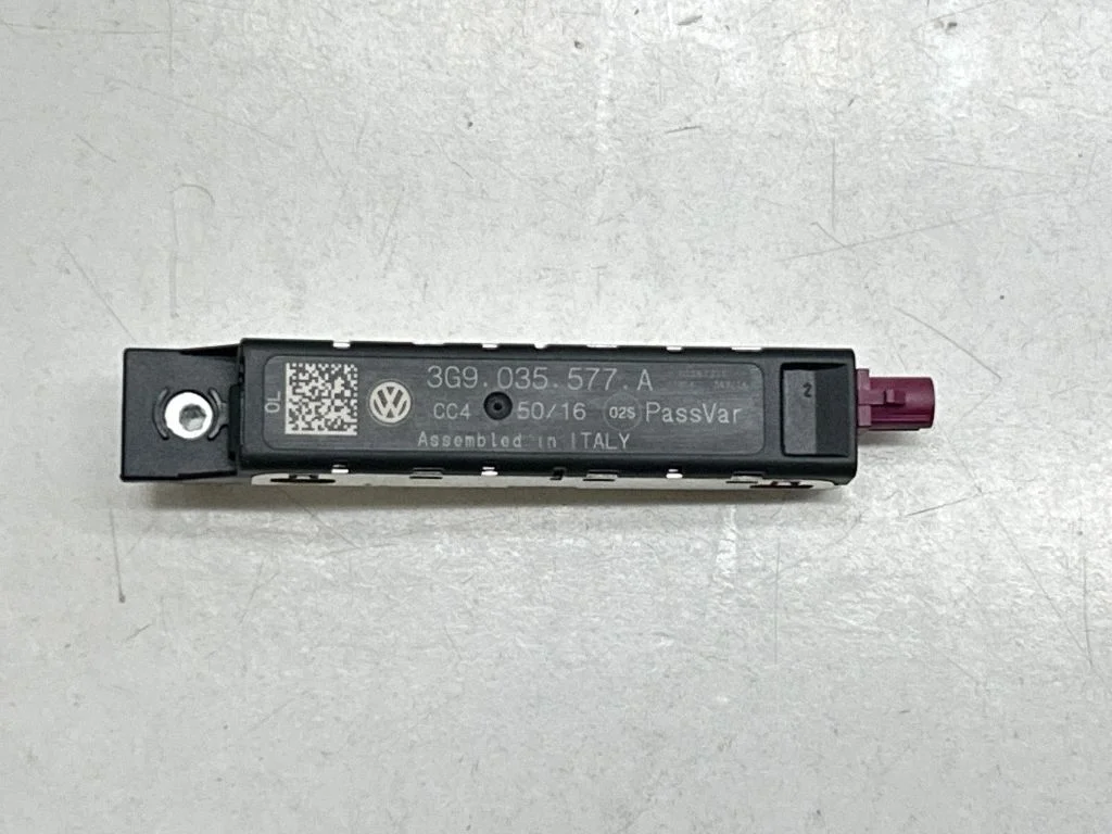 Antenas pastiprinātājs – Volkswagen Passat B7 USA (2012-2019)