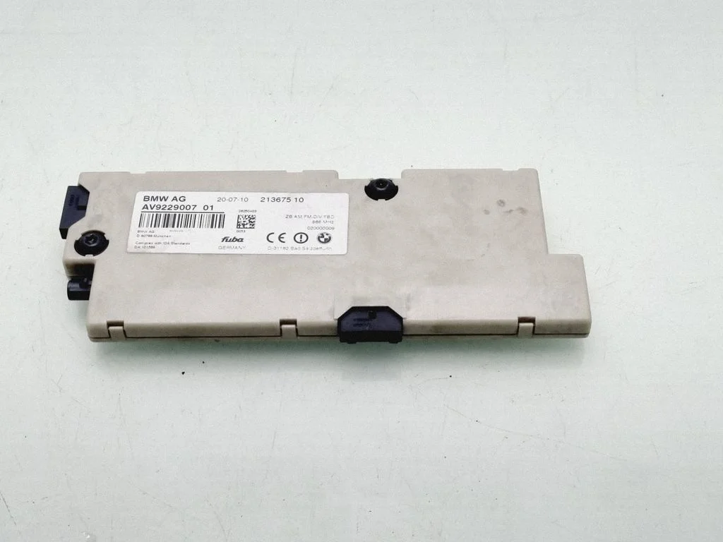 Aerial antenna amplifier – BMW 5 Series F10 F11 (2009-2016)