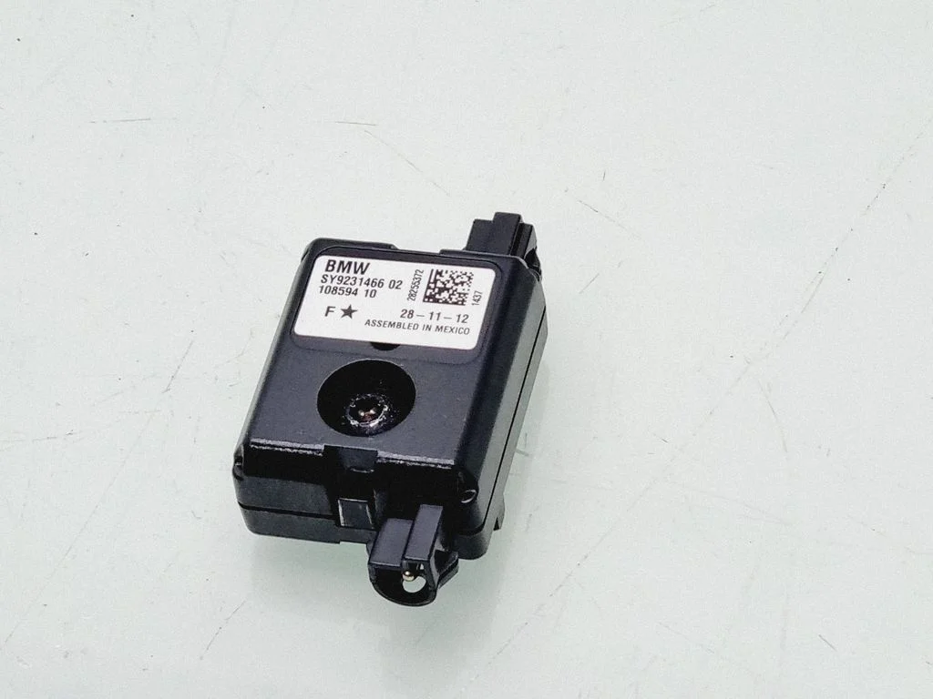 Aerial antenna amplifier – BMW 3 Series F30 F35 F31 (2012-2018)