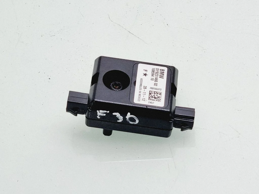 Aerial antenna amplifier – BMW 3 Series F30 F35 F31 (2012-2018)