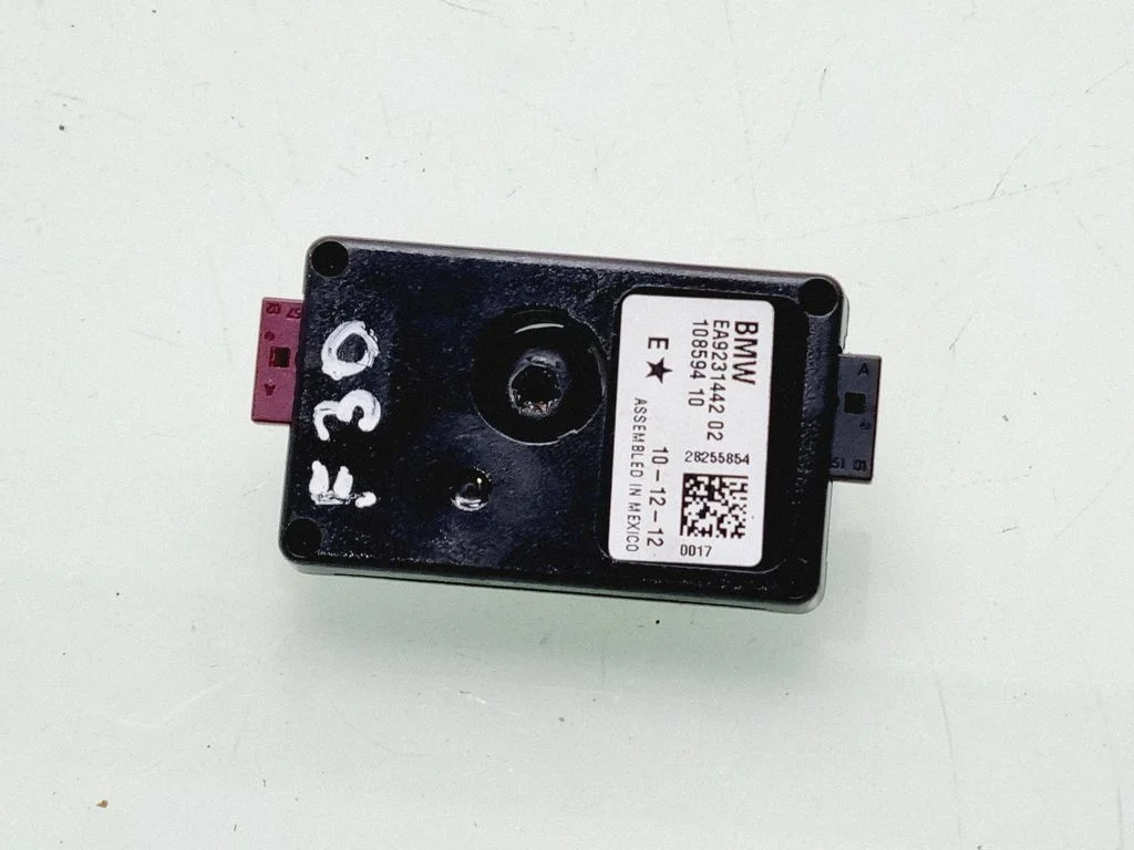 Aerial antenna amplifier – BMW 3 Series F30 F35 F31 (2012-2018)