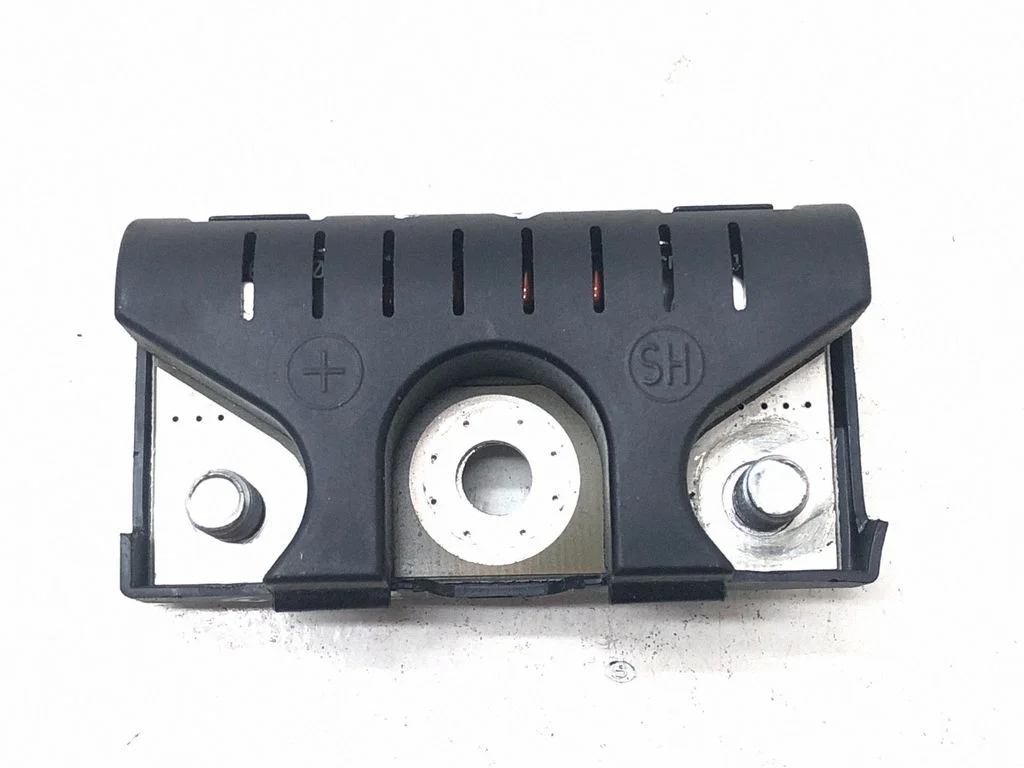 Antenni võimendi 8T8035570