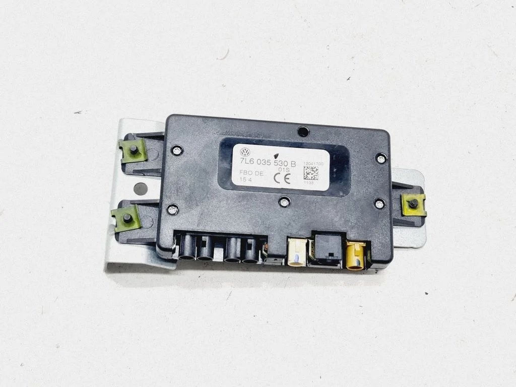Aerial antenna amplifier – Volkswagen Touareg I (2002-2010)