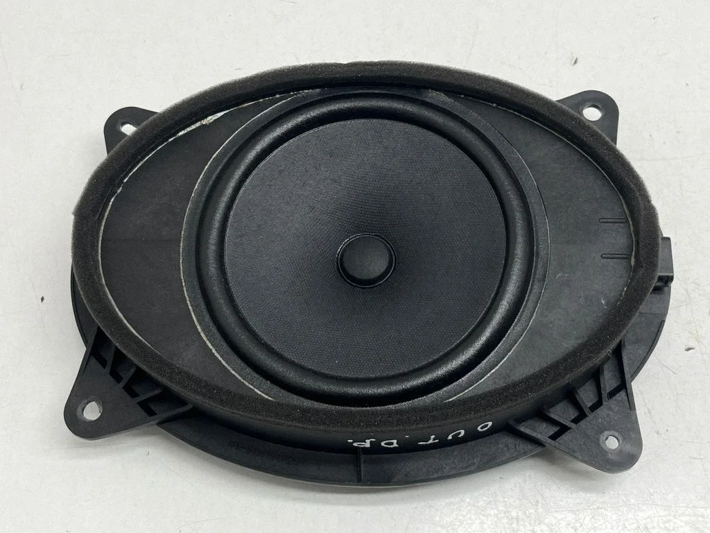 Skaļrunis (-ņi) priekšējās durvīs 86301AN60A