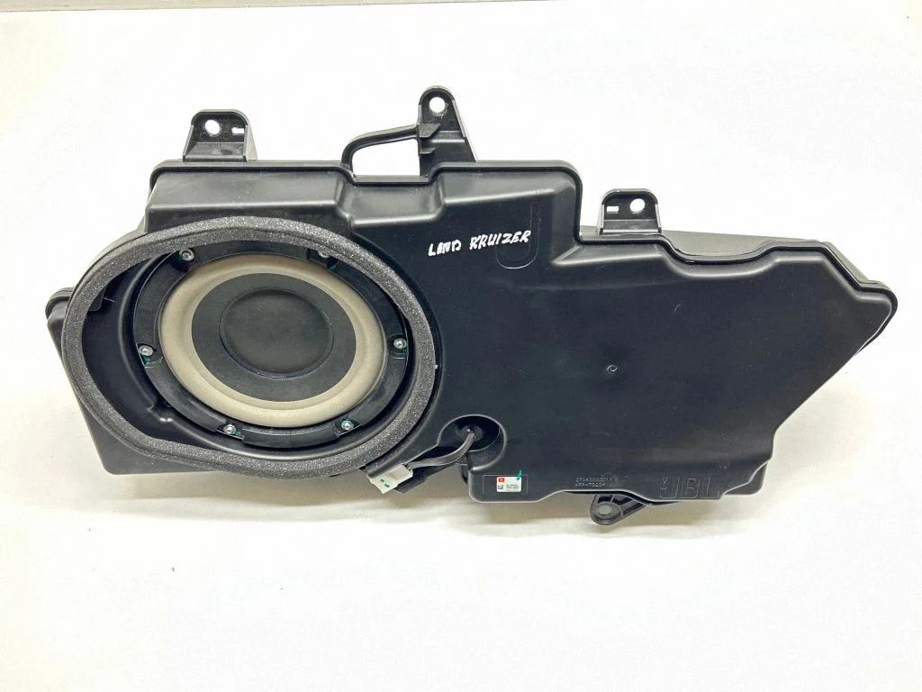 Subwoofer speaker – Toyota Land Cruiser (J150) (2009-)