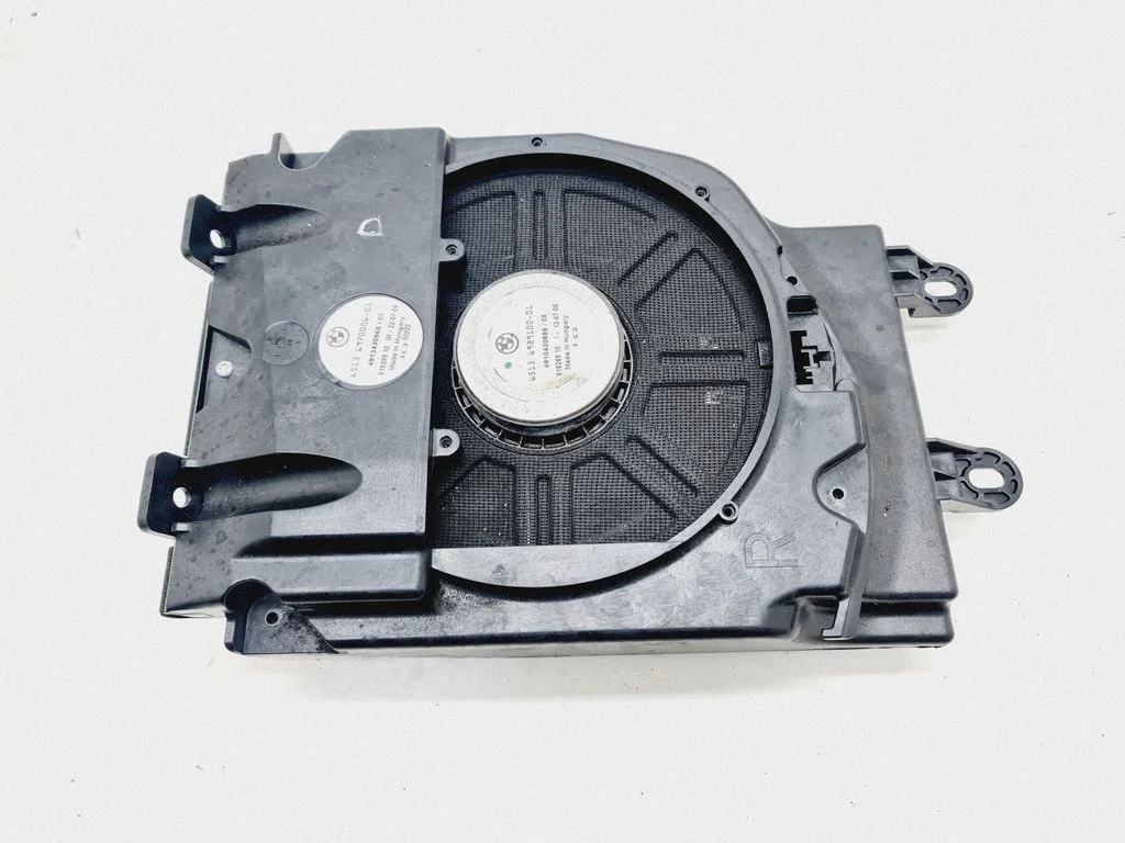 Subwoofer speaker – BMW 7 Series E65 E66 (2001-2008)