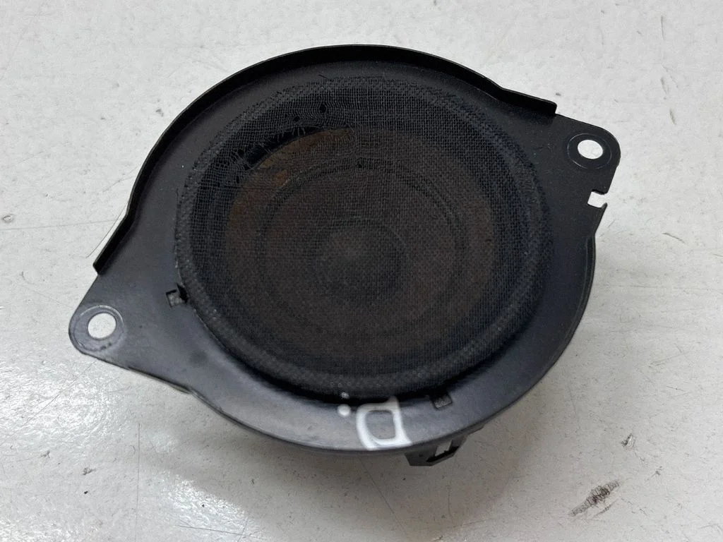Skaļrunis panelī – Chrysler Pacifica (2017-)