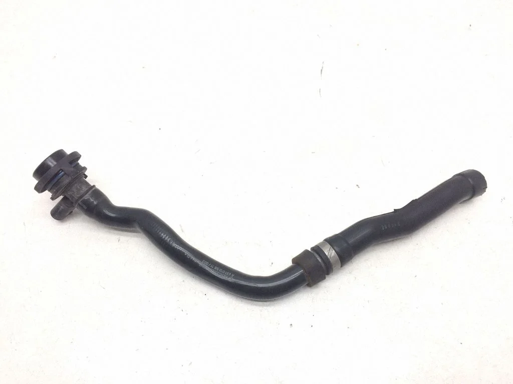 Breather/breather pipe/hose A6510105811