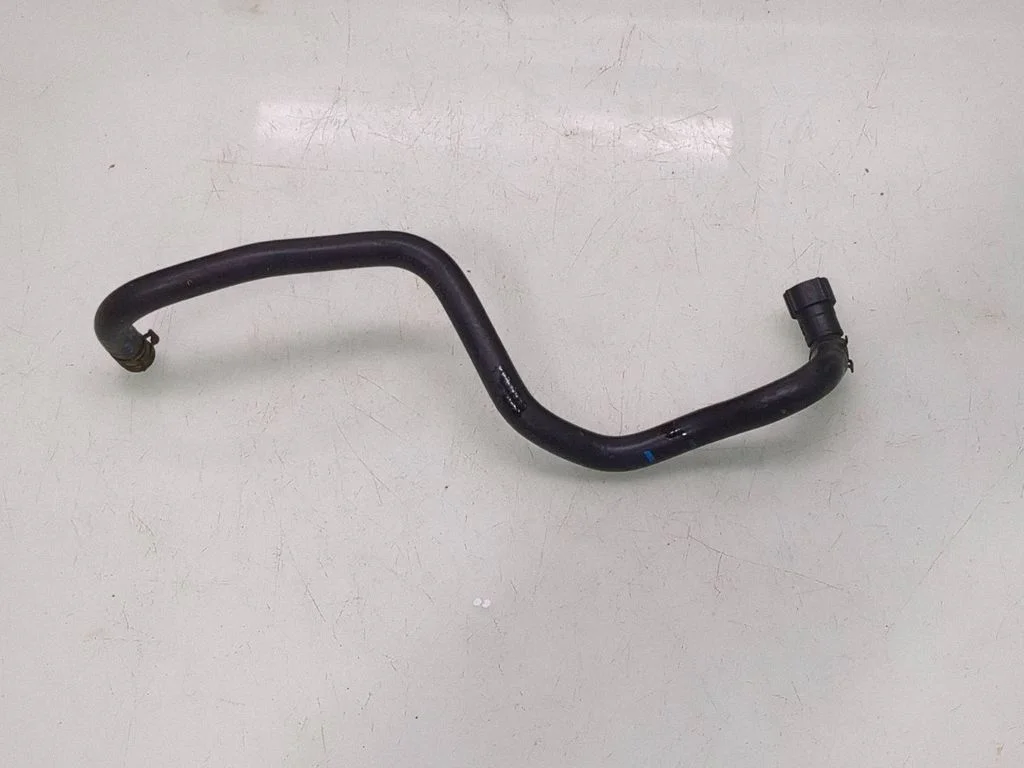 Degvielas caurule (-es) / šļūtene (-es)