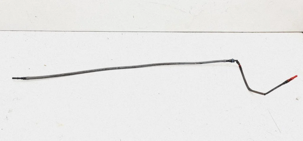 Degvielas caurule (-es) / šļūtene (-es) 31302392