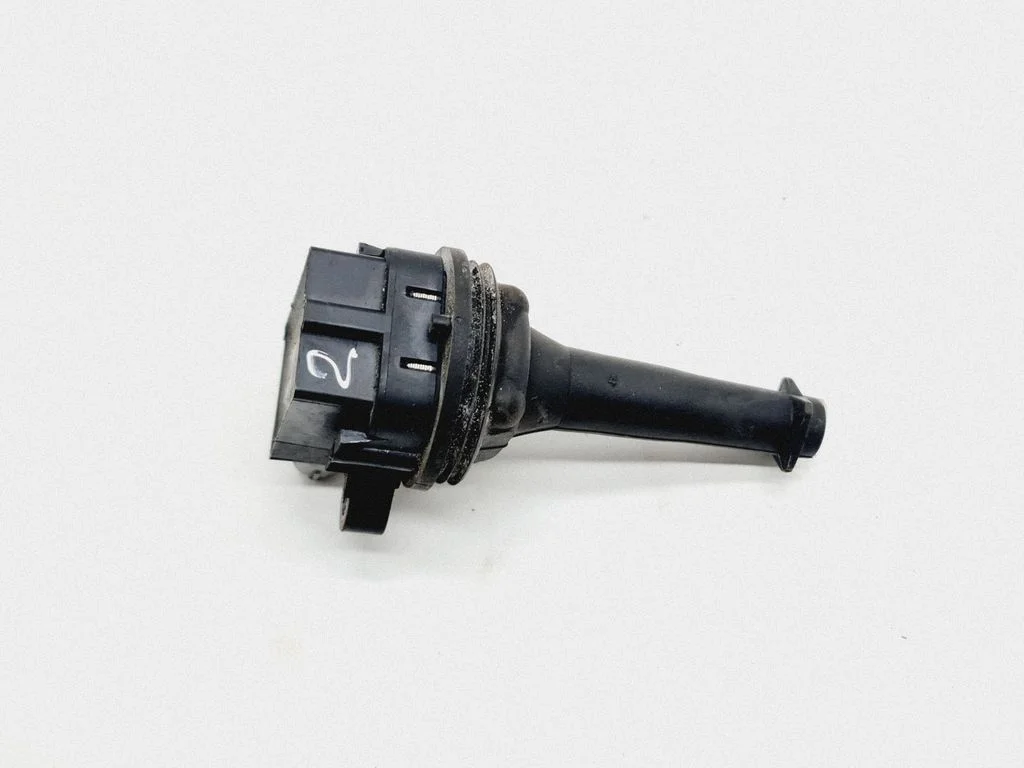 High voltage ignition coil 30713417