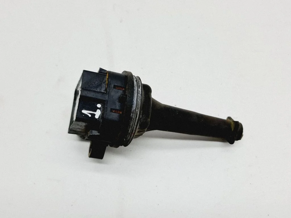 High voltage ignition coil 30713417