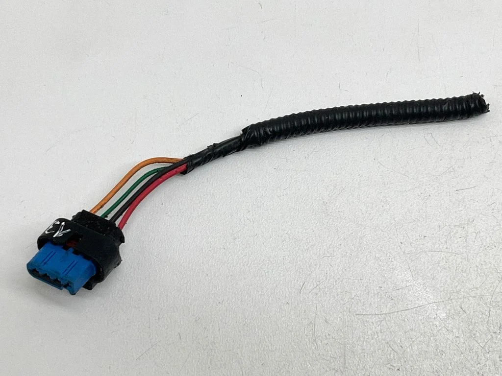 Motora vadu instalācija