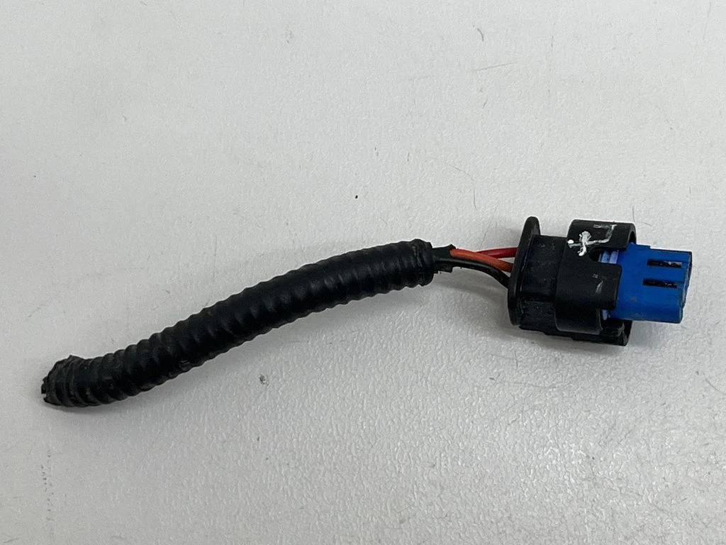 Motora vadu instalācija