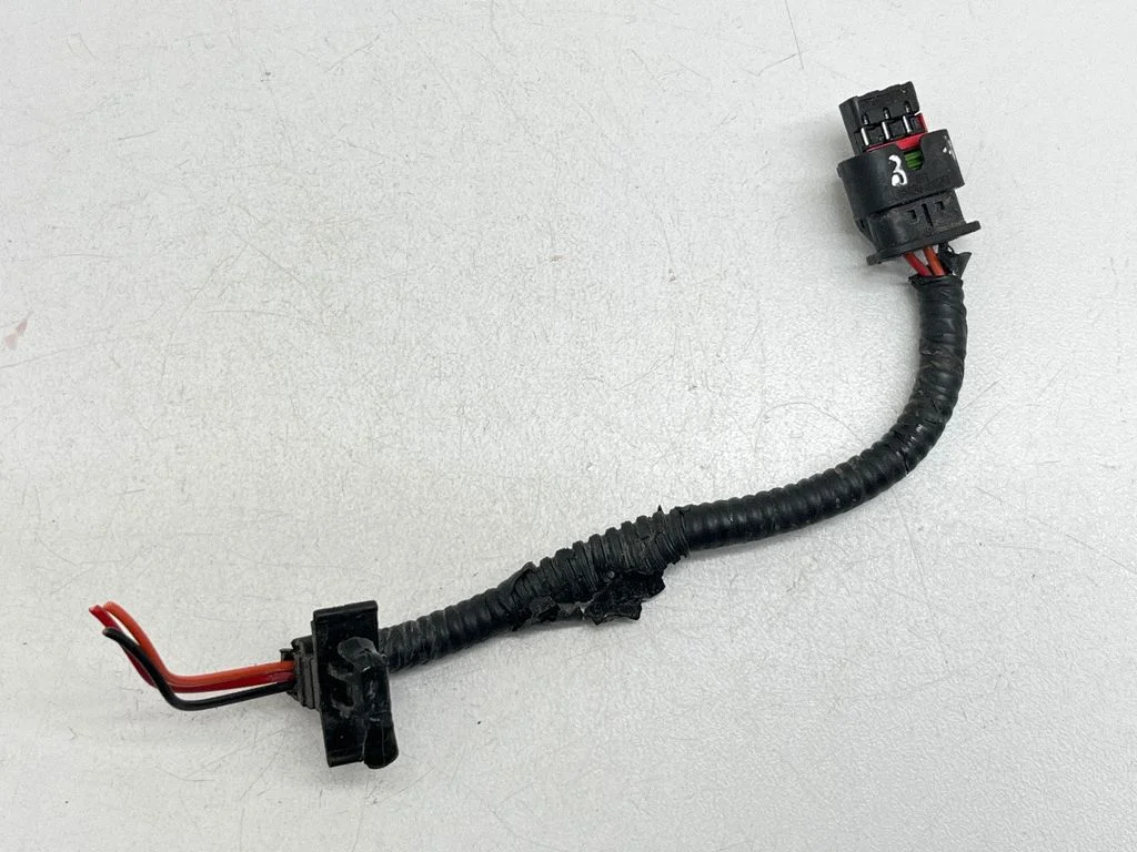 Motora vadu instalācija