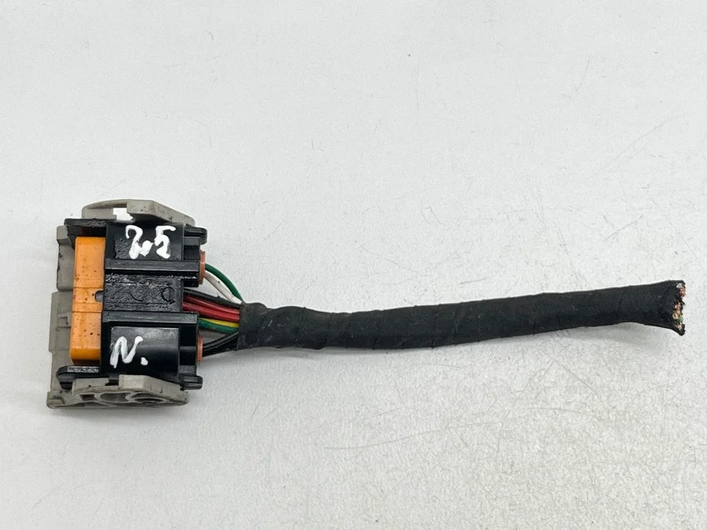Motora vadu instalācija