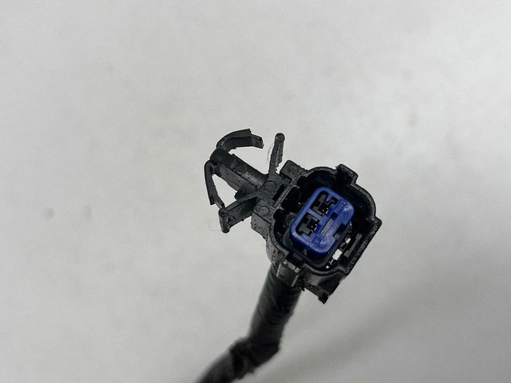 Motora vadu instalācija