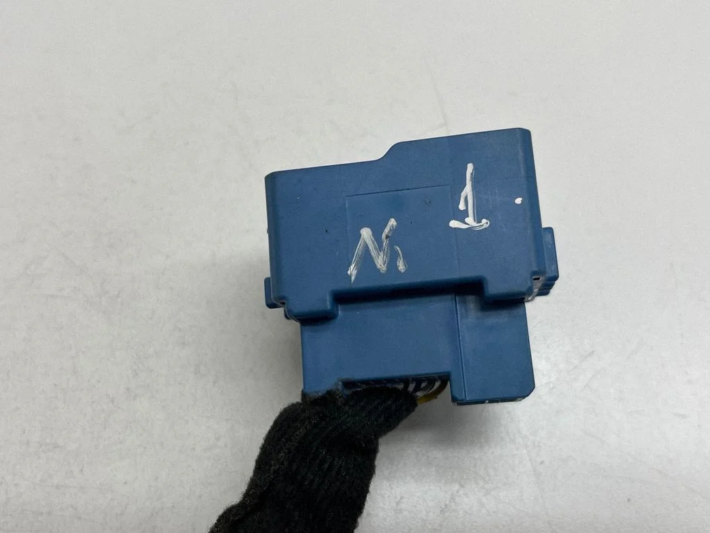 Motora vadu instalācija