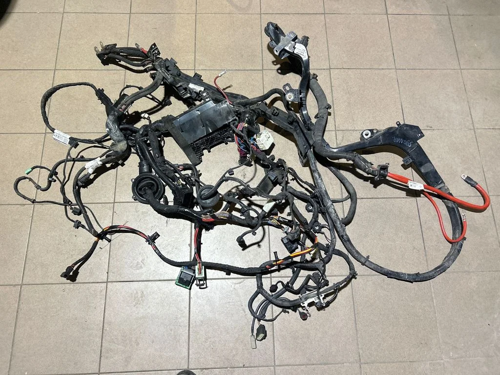 Motora vadu instalācija 31847574