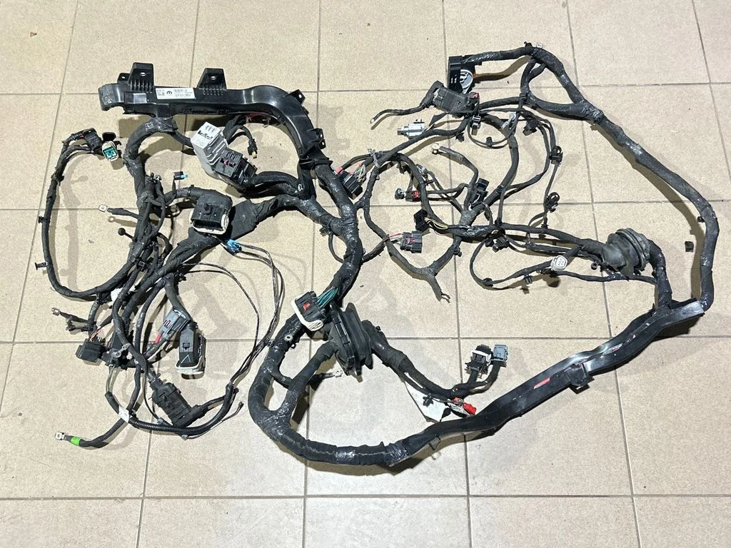 Motora vadu instalācija 68572032AC