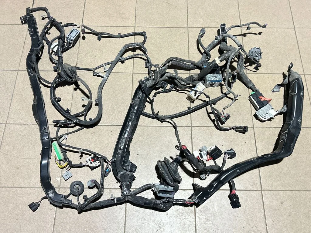 Motora vadu instalācija 0805AC