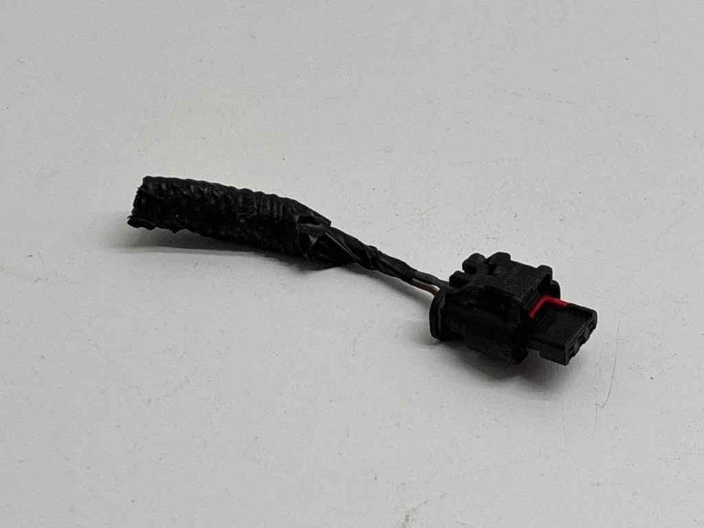 Motora vadu instalācija