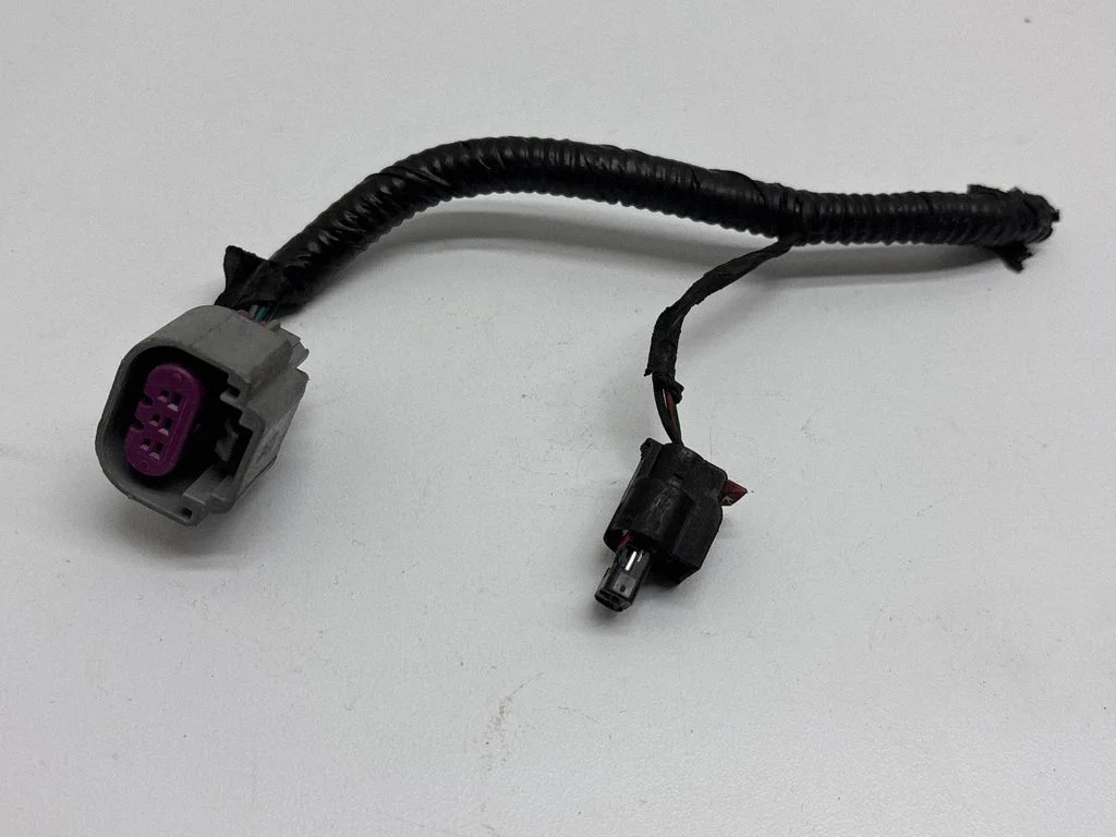 Motora vadu instalācija