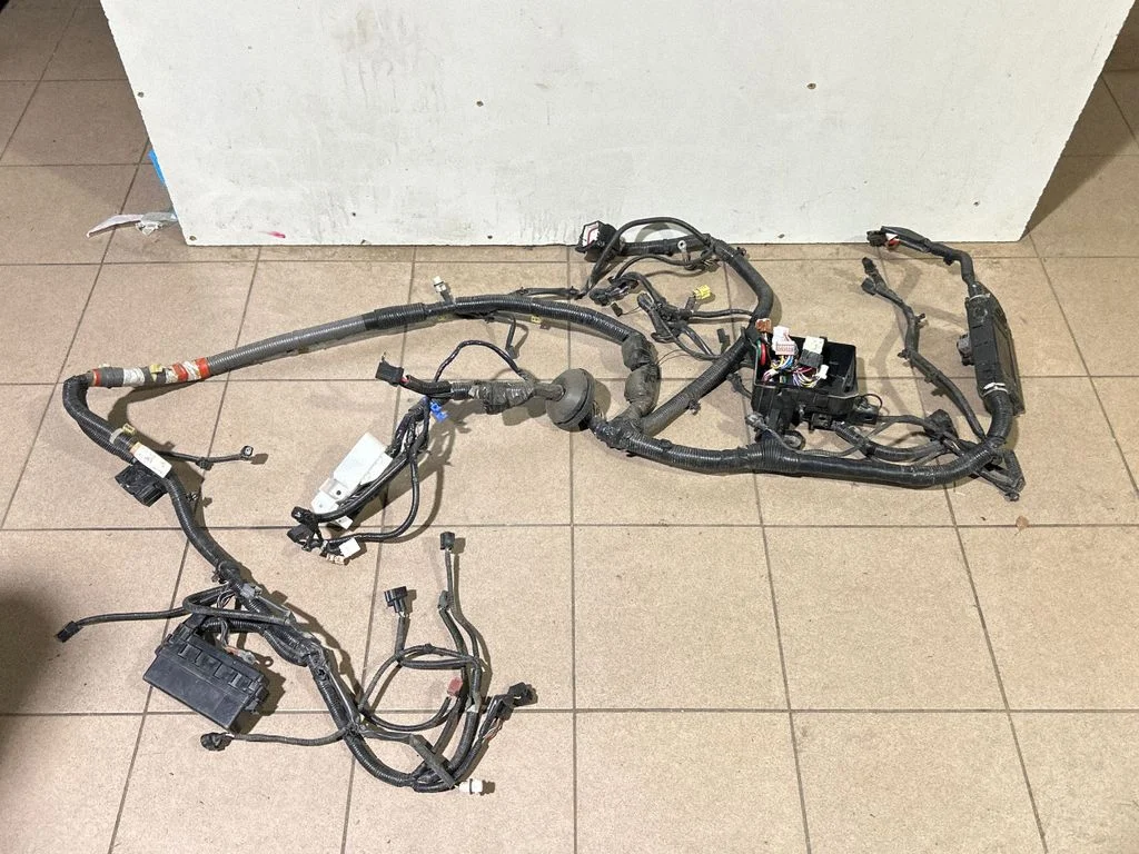 Engine installation wiring loom 1KF1B