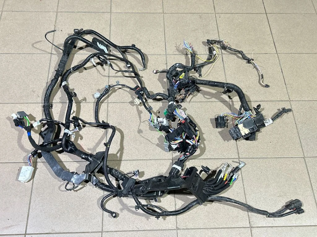 Mootori juhtmestik 240336UA0B