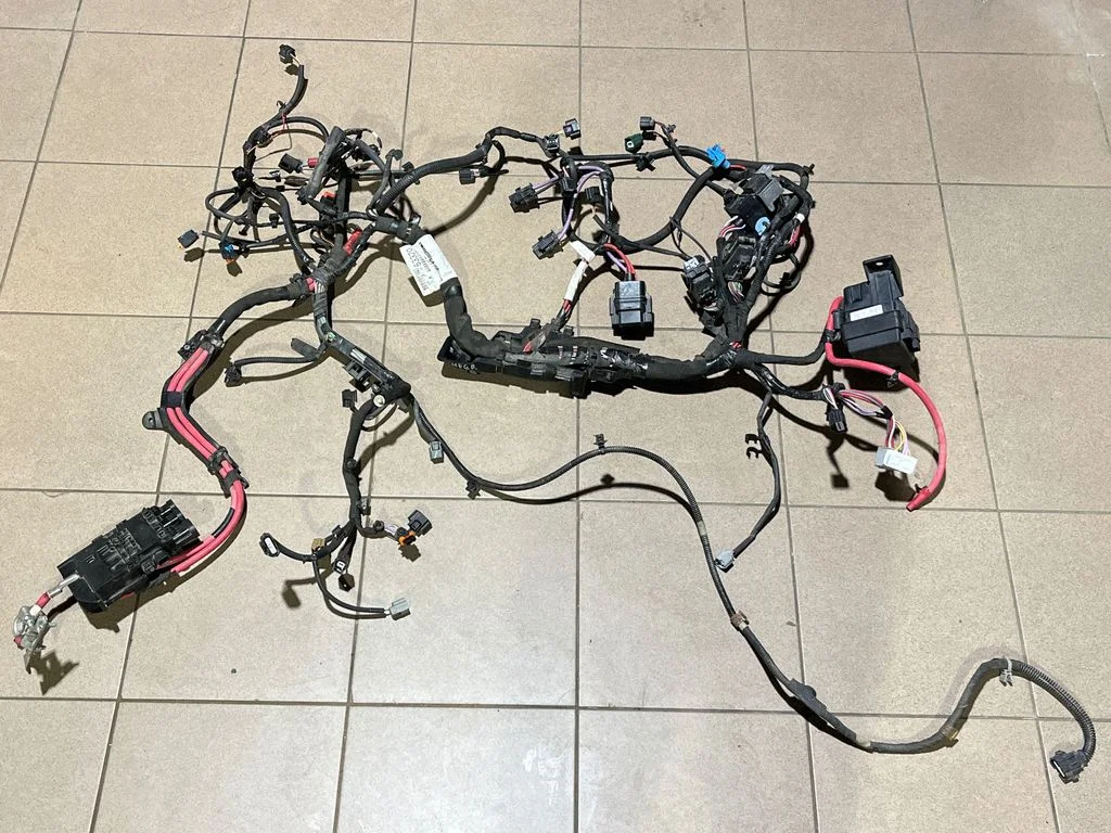 Motora vadu instalācija 242960010R