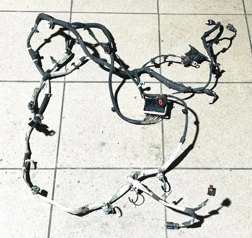 Motora vadu instalācija JX6T14305GEBG