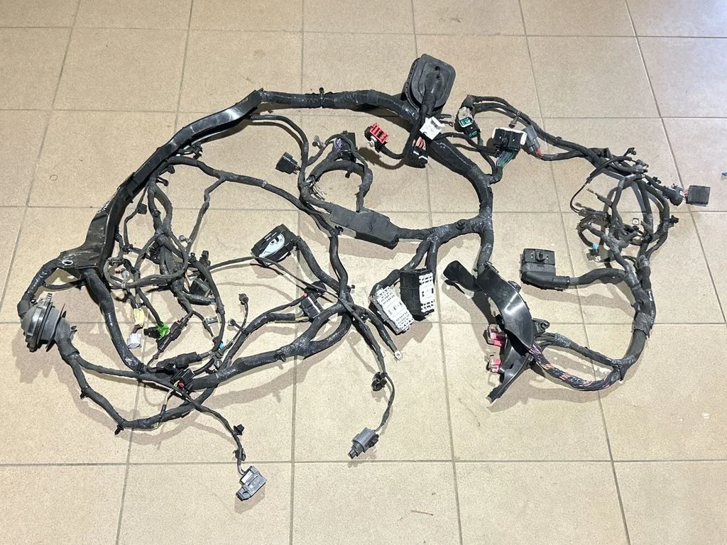 Motora vadu instalācija 68570541AB