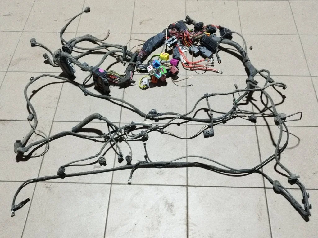 Motora vadu instalācija