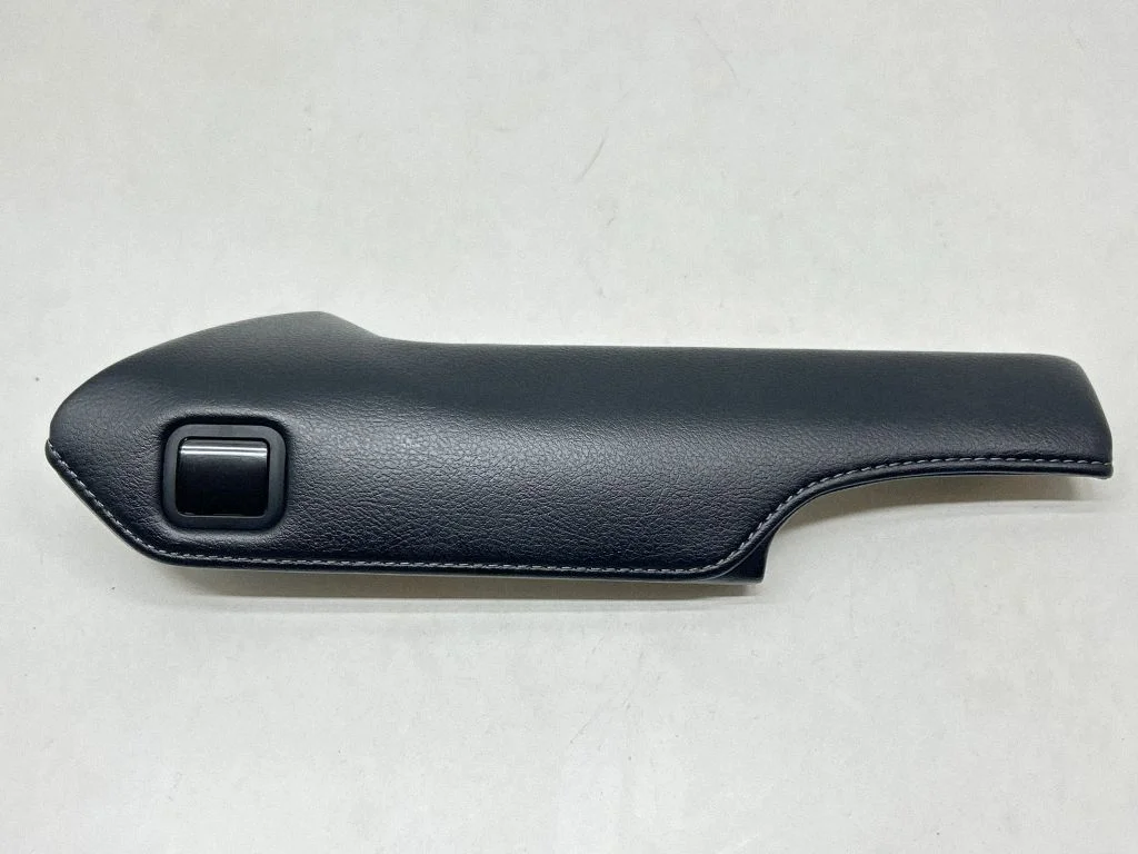 Other dashboard part – Toyota Land Cruiser (J150) (2009-)